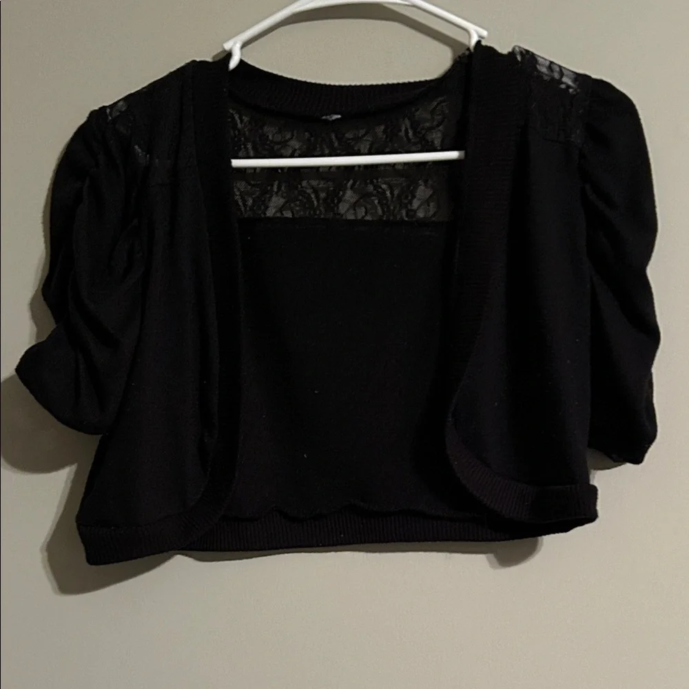 Elegant Black Lace Women's Shrug - Picture 1 of 2